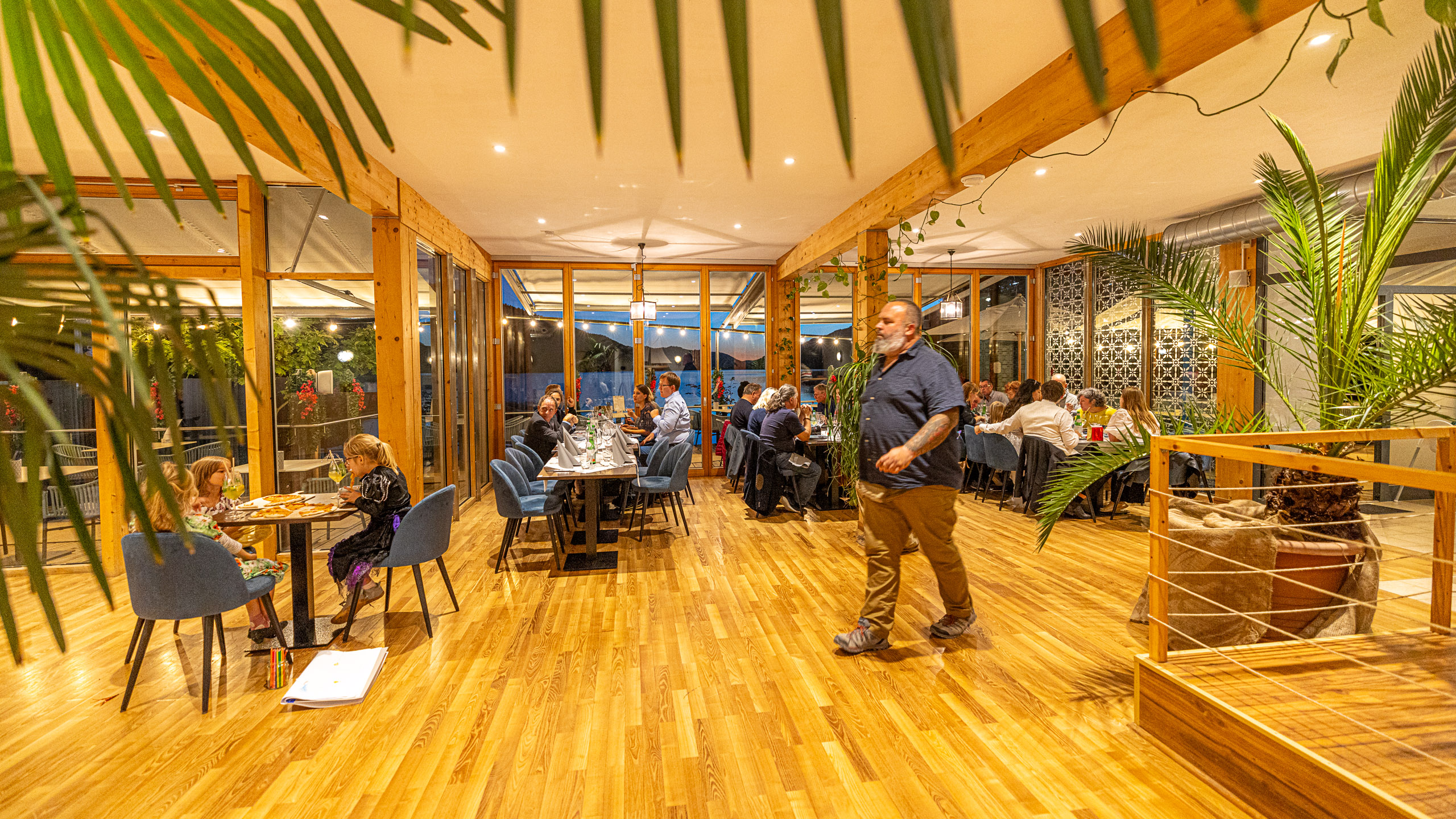 20230925195252 R5D 3289